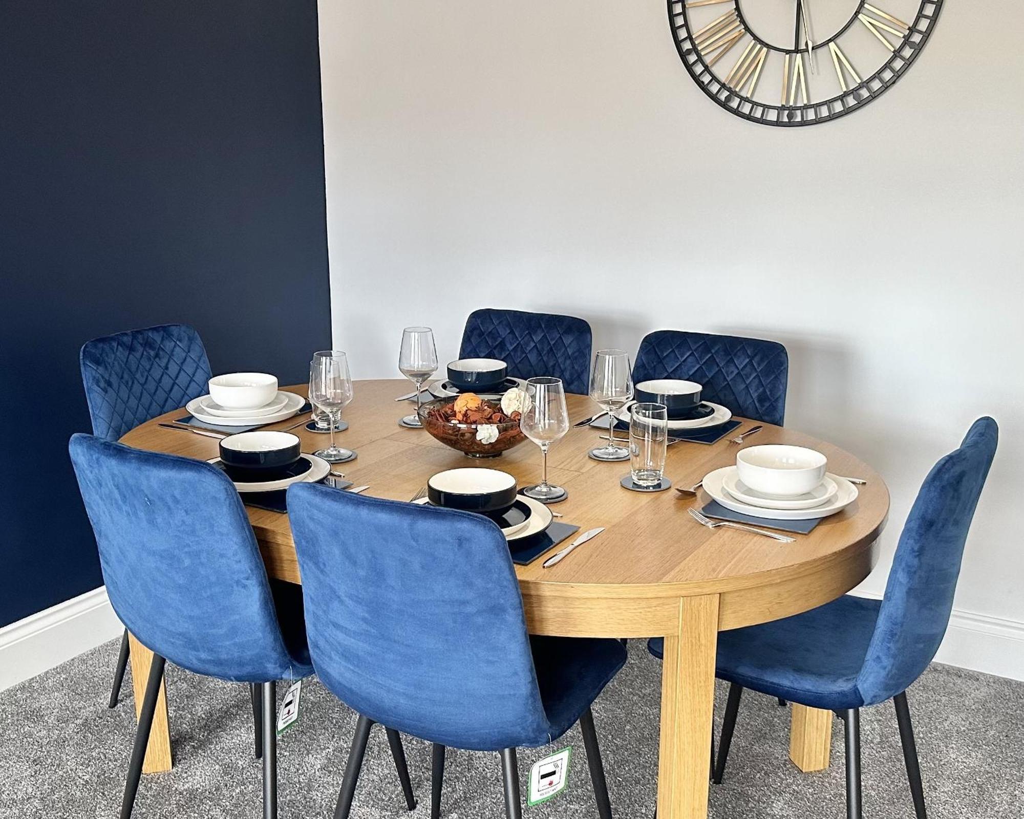 The Crown View - Luxury Apartment - Free Parking Nearby ฮาร์โรเกต ภายนอก รูปภาพ