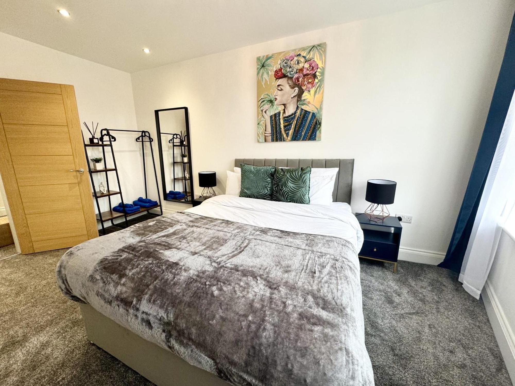 The Crown View - Luxury Apartment - Free Parking Nearby ฮาร์โรเกต ภายนอก รูปภาพ